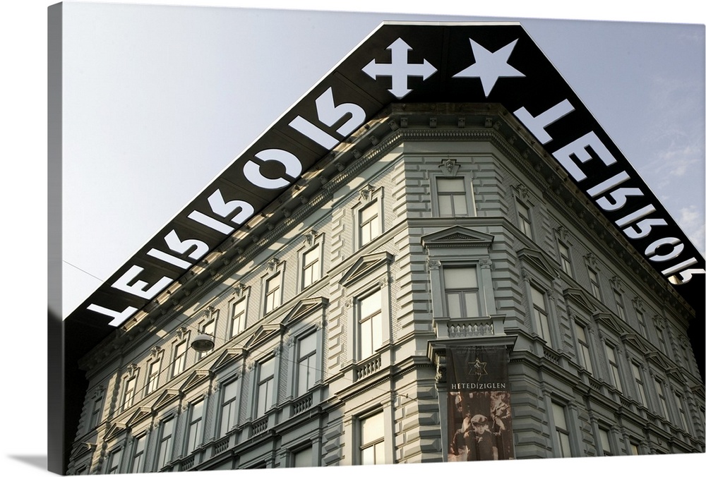 HUNGARY-Budapest:.Pest-.House of Terror / Human Rights Museum at former headquarters of .Hungarian Secret Police (AVH) at ...