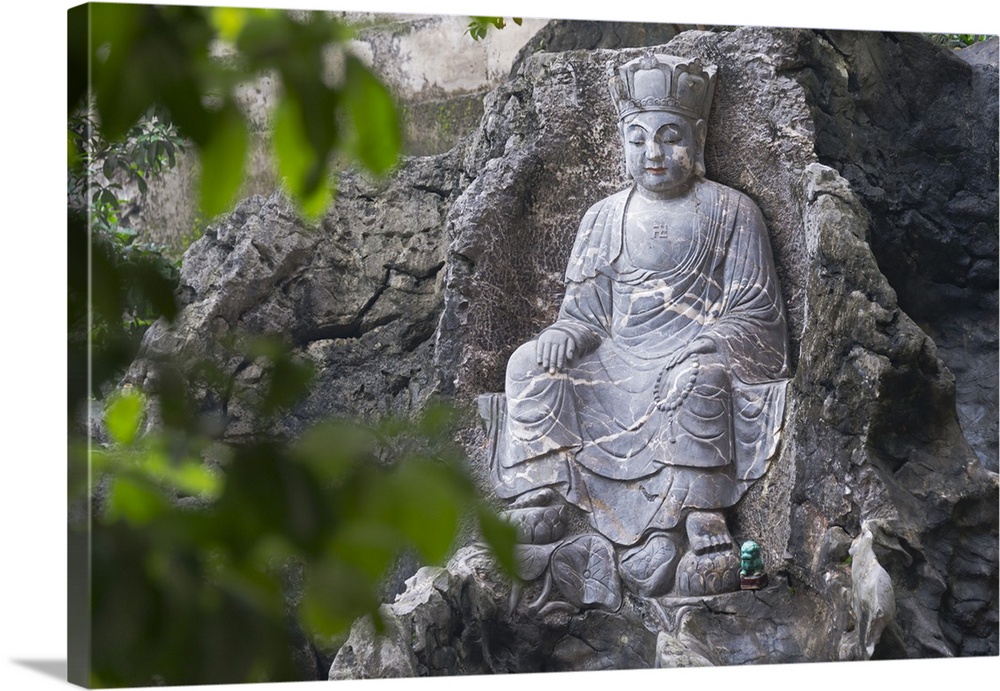 Buddhist statue in Xizhu Temple, Sanmenyan Scenic Area, Yizhou, Guangxi Province, China