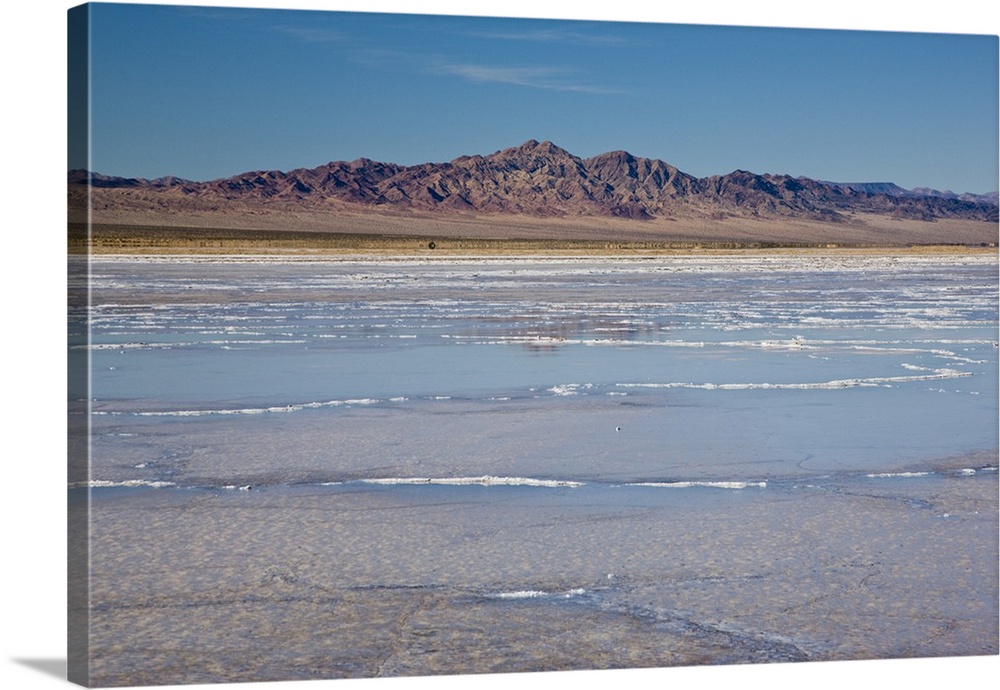USA, California, Amboy. Salt flats, Bristol Dry Lake, Mojave Desert.