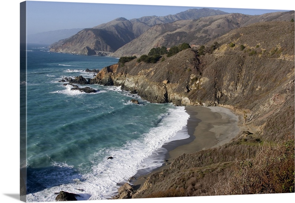 USA, California. Big Sur, view from Highway 1 of the coastline with Bixby Bridge in the distance.