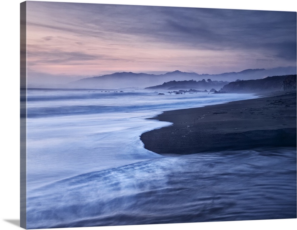 USA, California, Cambria, Dusk at Moonstone Beach