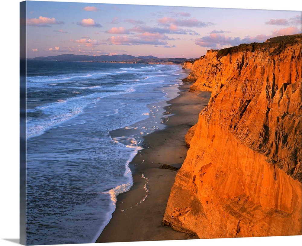 USA, California, Cliffs at Pescadero State Beach.
