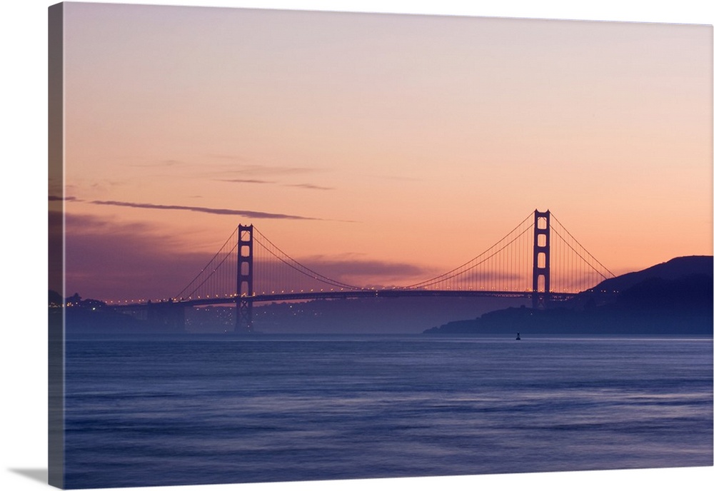 USA, California, Marin County, Tiburon, Golden Gate Bridge at Dusk.