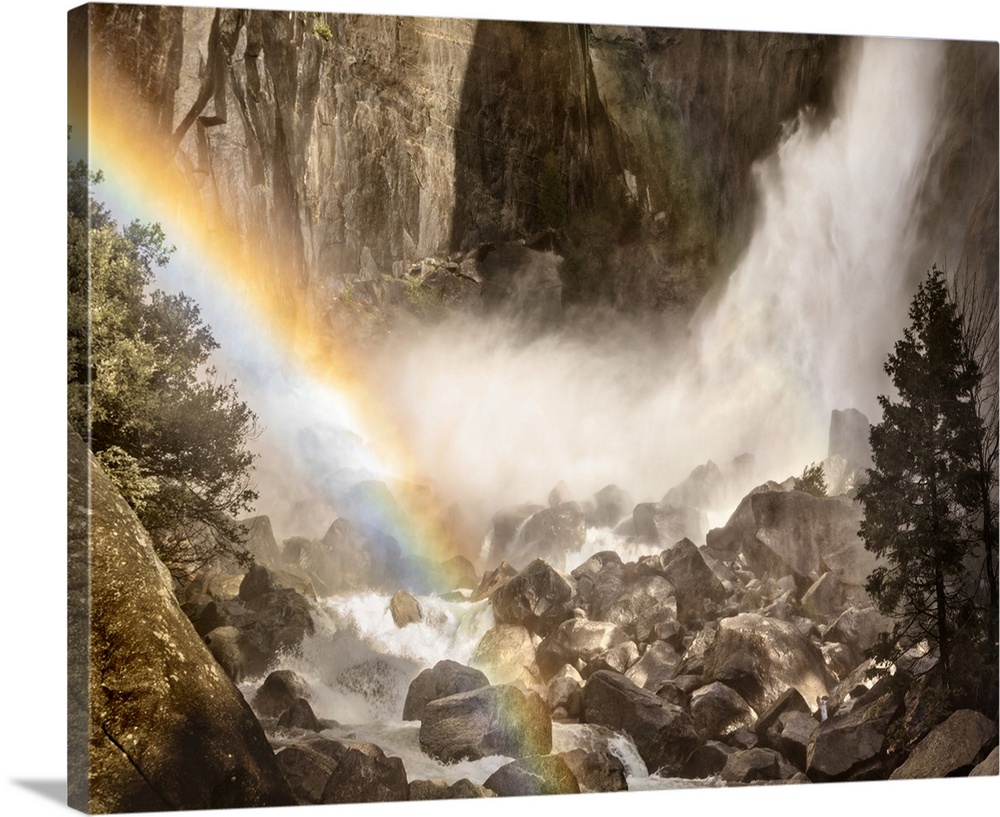 USA, California, Yosemite, Yosemite Falls, rainbow