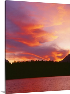 Canada, Alberta, Banff National Park, sunset over Mount Bosworth and Herbert Lake