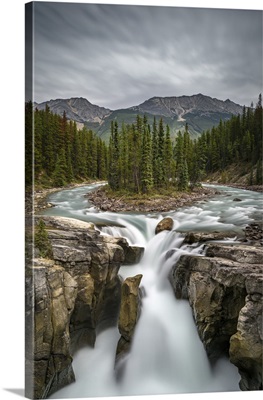 Canada, Alberta, Jasper National Park, Sunwapta Falls