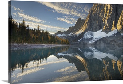 Canada, British Columbia, Sunrise On The Rockwall And Floe Lake, Kootenay National Park