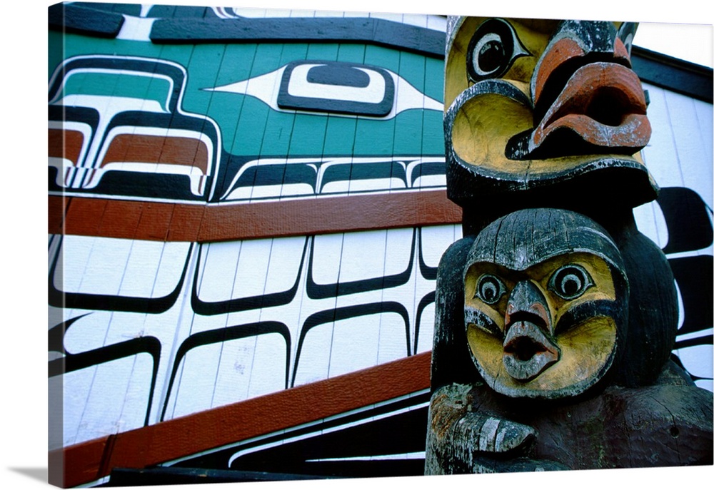 North America, Canada, British Columbia, Victoria, Thunderbird Park. Native totem poles located in downtown park in front ...