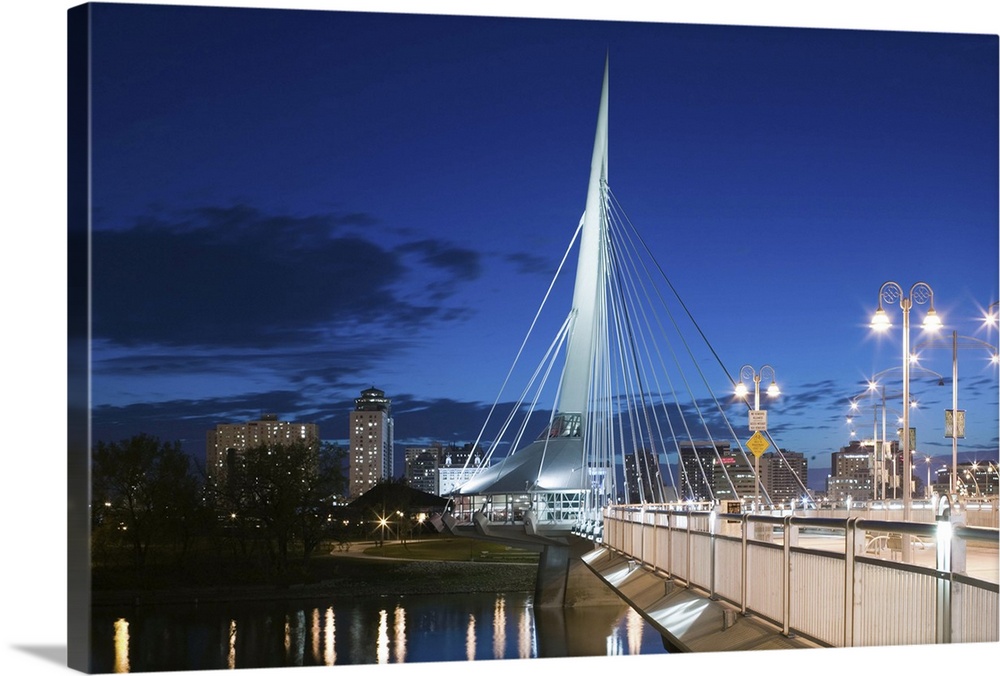 CANADA-Manitoba-Winnipeg:.Esplanade Riel Pedestrian Bridge / Evening
