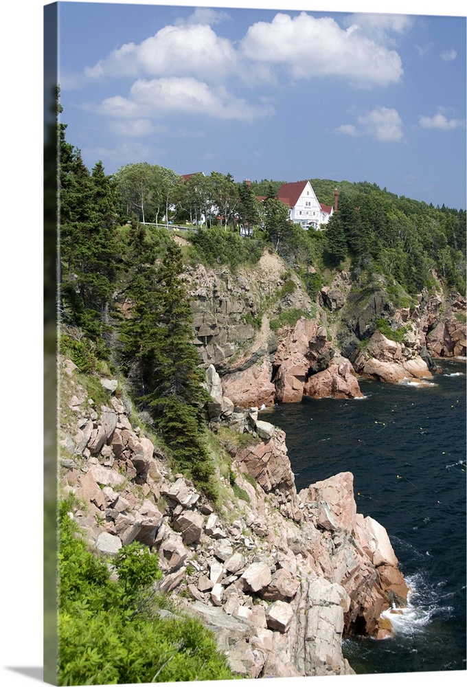 Canada, Nova Scotia, Cape Breton Island, Cabot Trail, Ingonish. Cliffside Keltic Lodge.