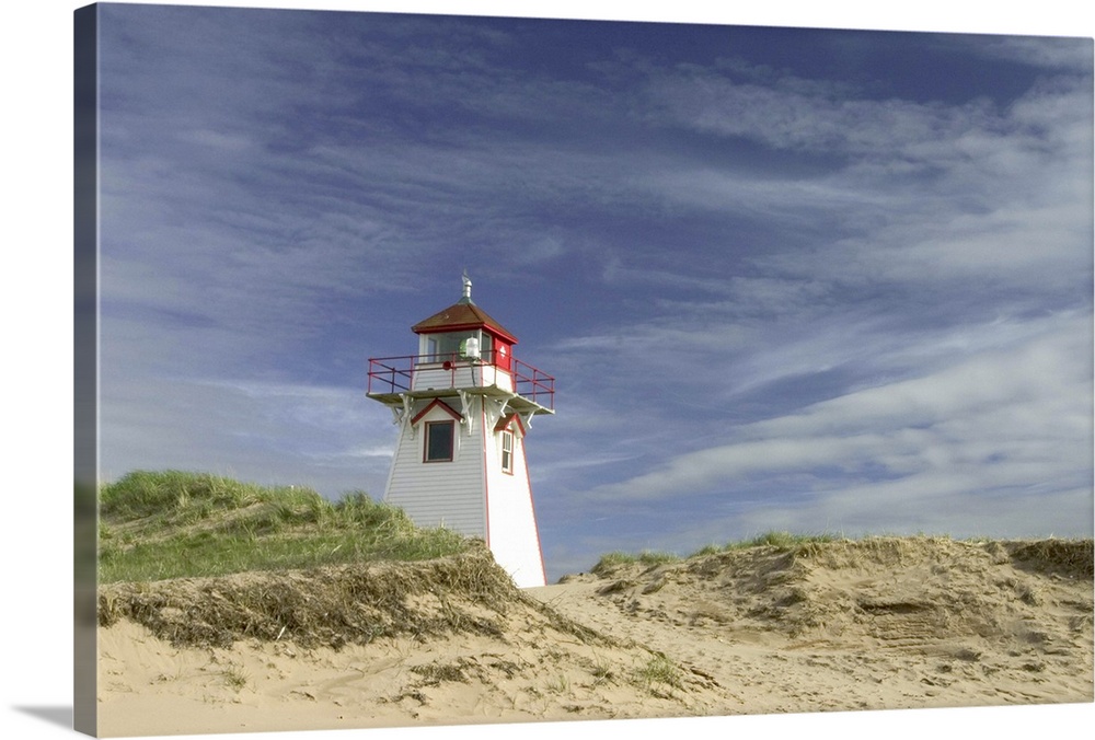 NA, Canada, Prince Edward Island National Park.  Cove Head lighthouse.