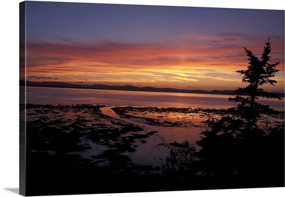 Canada, Quebec, Gaspe Peninsula, St. Lawrence Seaway, Sunset