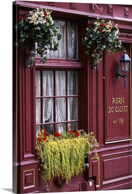 Canada, Quebec, Montreal, Old Montreal, exterior of the Pierre du Calvet restaurant