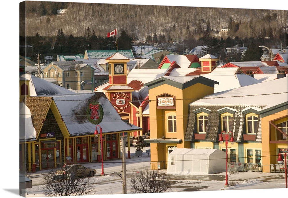 CANADA-QUEBEC-The Laurentians:.St-Sauveur des Monts-.Shopping Village Detail / Winter... Walter Bibikow 2004