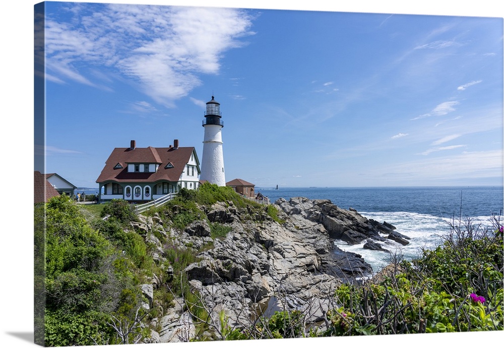 Cape Elizabeth, Maine, USA. Portland Head Light is a historic lighthouse that sits on a head of land at the entrance of th...