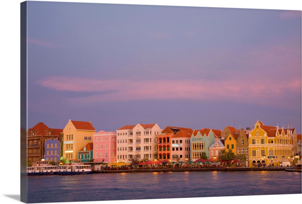 Caribbean, Netherland Antilles, Curacao, Willemstad, Punda quarter. Colorful businesses with traditional colonial architec...