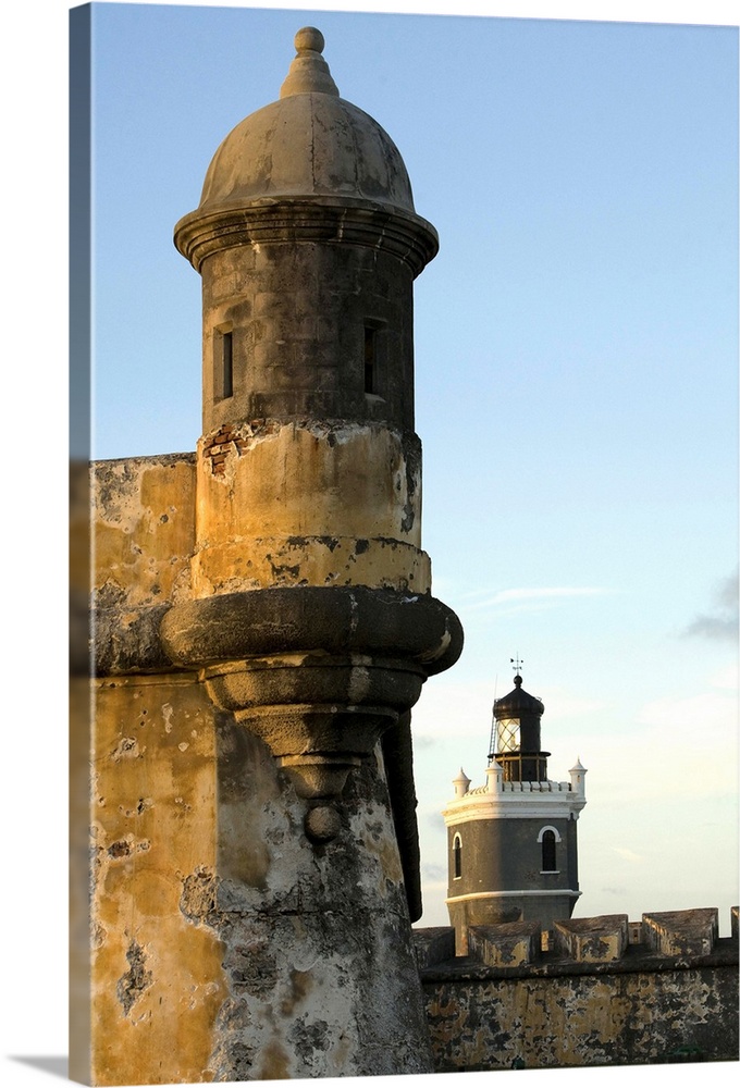 Caribbean, Puerto Rico, Old San Juan.  El Morro Fort (San Felipe del Morro Fortress), built 1540-1783.  Turret, walls and ...
