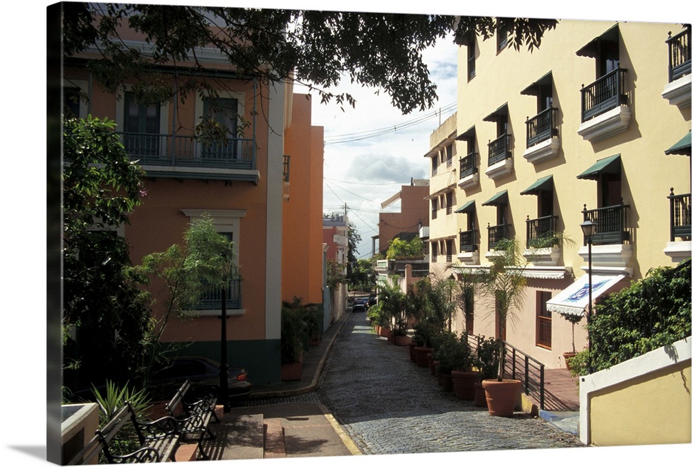 Caribbean, USA, Puerto Rico, Old San Juan. Street scene