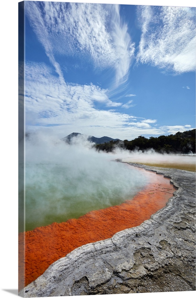 Champagne Pool, Waiotapu Thermal Reserve, near Rotorua, North Island, New Zealand