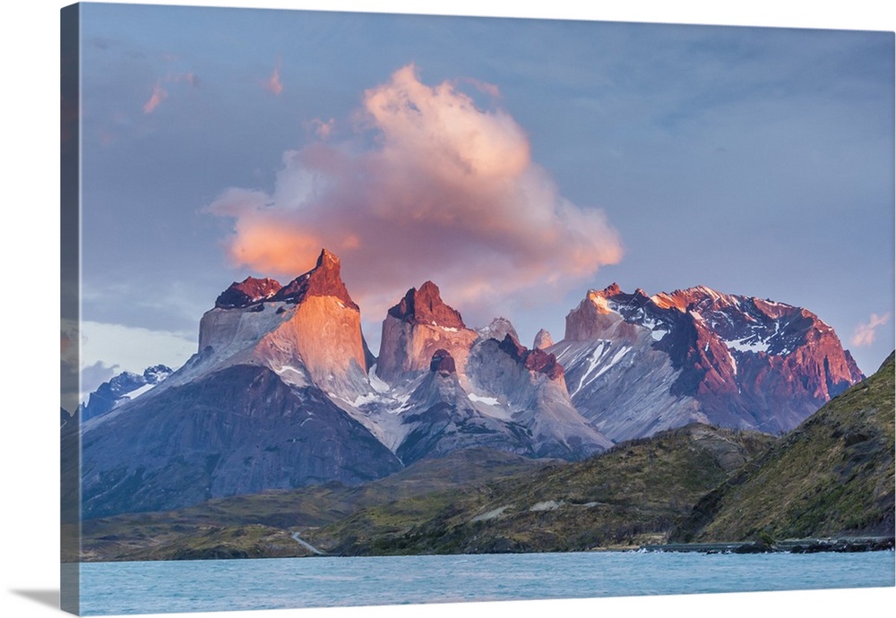 South America, Chile, Patagonia, Torres del Paine National Park. The Horns mountains and Lago Pehoe at sunrise.