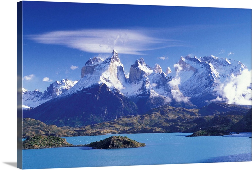Chile, Patagonia, Torres Del Paine National Park, Cuernos del Paine.