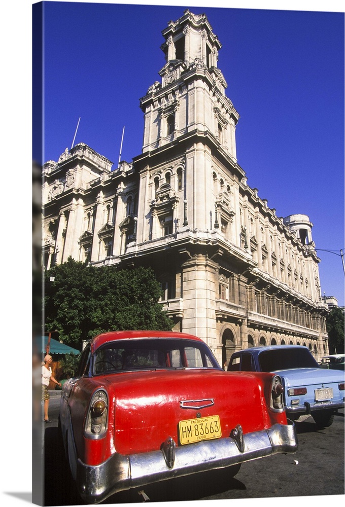 Classic cars from the 1940's and 1950's pre-revolution days and Russian Ladas are found throughout the old city of Havana.
