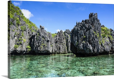 Clear water in the Bacuit Archipelago, Palawan, Philippines