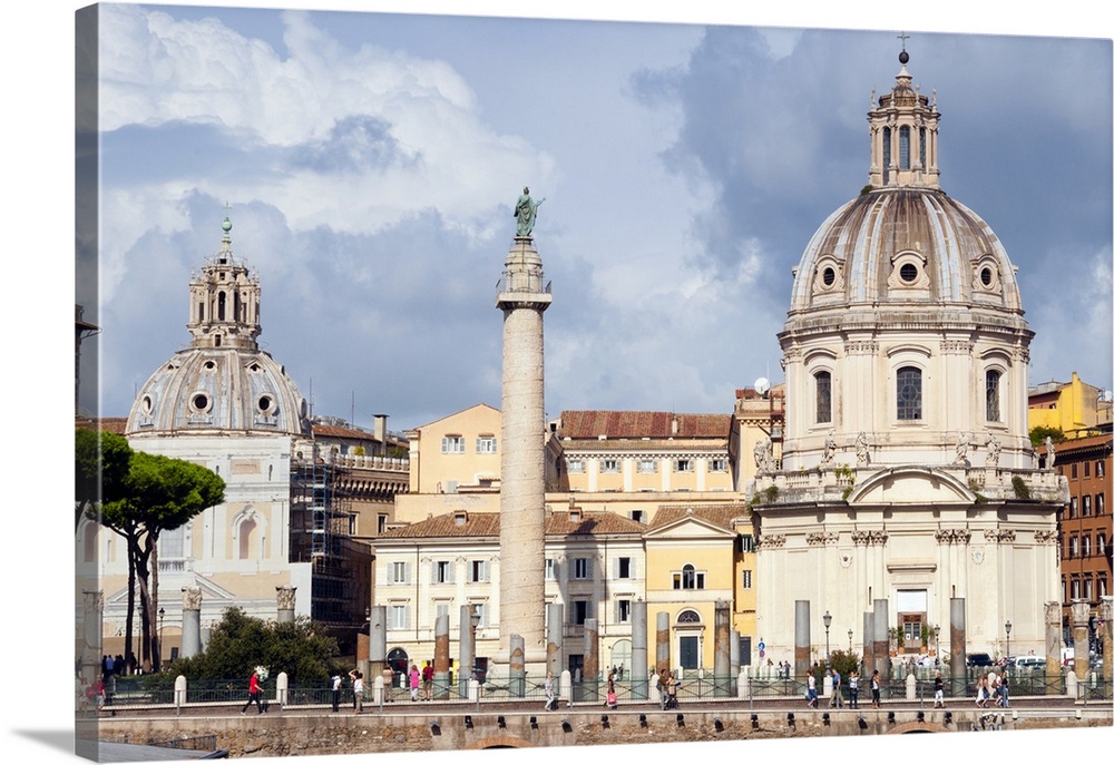 Column of Trajan between dome of St. Maria di Loreto (left) and SS.Nome di Maria, Rome, Unesco World Heritage Site, Latium...