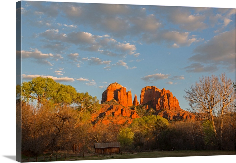 AZ, Arizona, Sedona, Crescent Moon Recreation Area, Red Rock Crossing, Cathedral Rock.