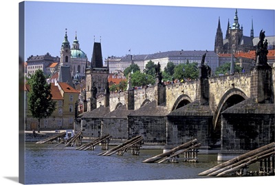 Czech Republic, Prague, Charles Bridge and Prague Castle on Vltava River