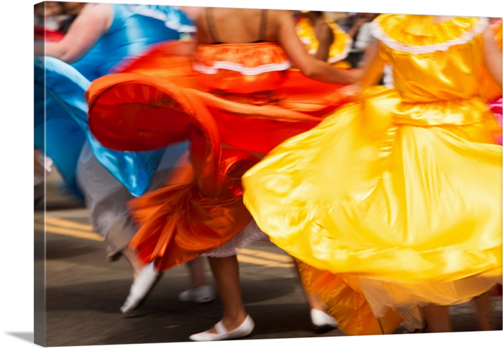United States, California, San Francisco. Dancers in traditional dress at Cinco de Mayo parade.