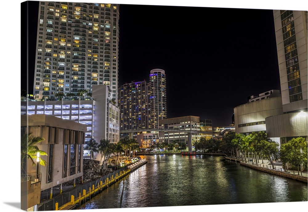 Downtown riverwalk, Miami, Florida.