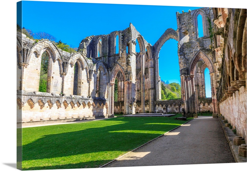 England, North Yorkshire, Ripon. Fountains Abbey, Studley Royal. UNESCO World Heritage Site. National Trust, Cistercian Mo...