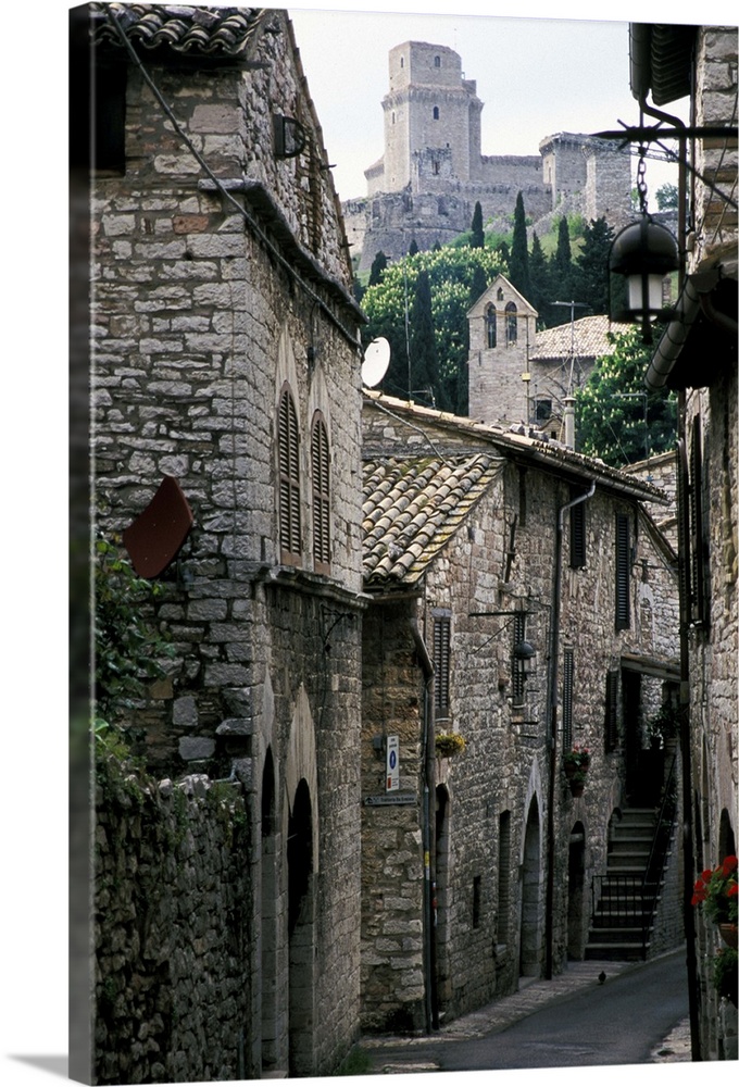 Europe, Italy, Umbria, Assisi. Medieval street.