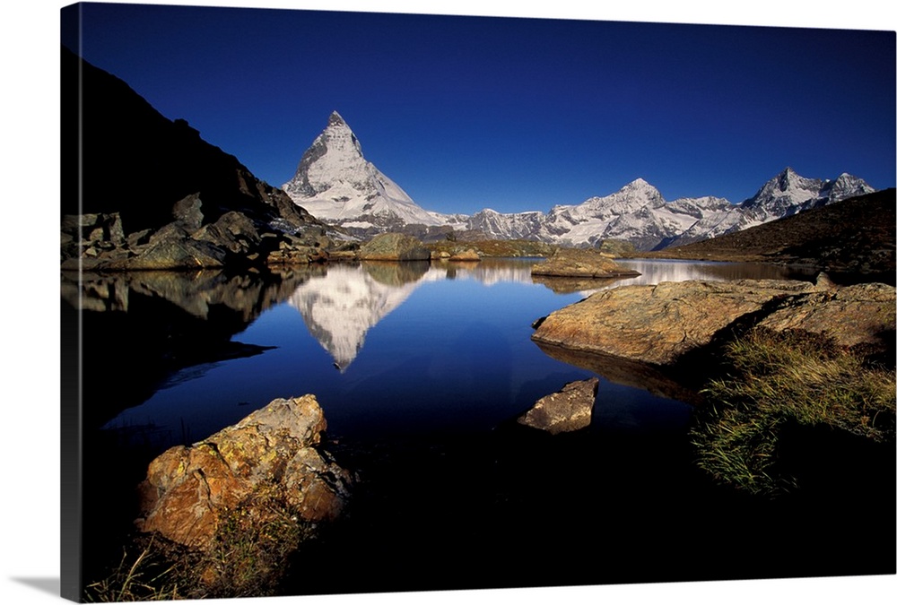 Europe, Switzerland, Zermatt, Matterhorn reflected in Riffelsee