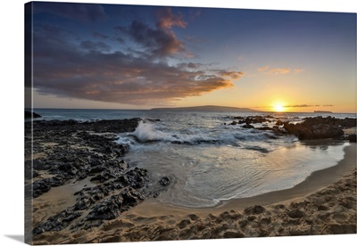 Evening Light In Small Cove Know As Secret Beach Near Makena, Maui, Hawaii