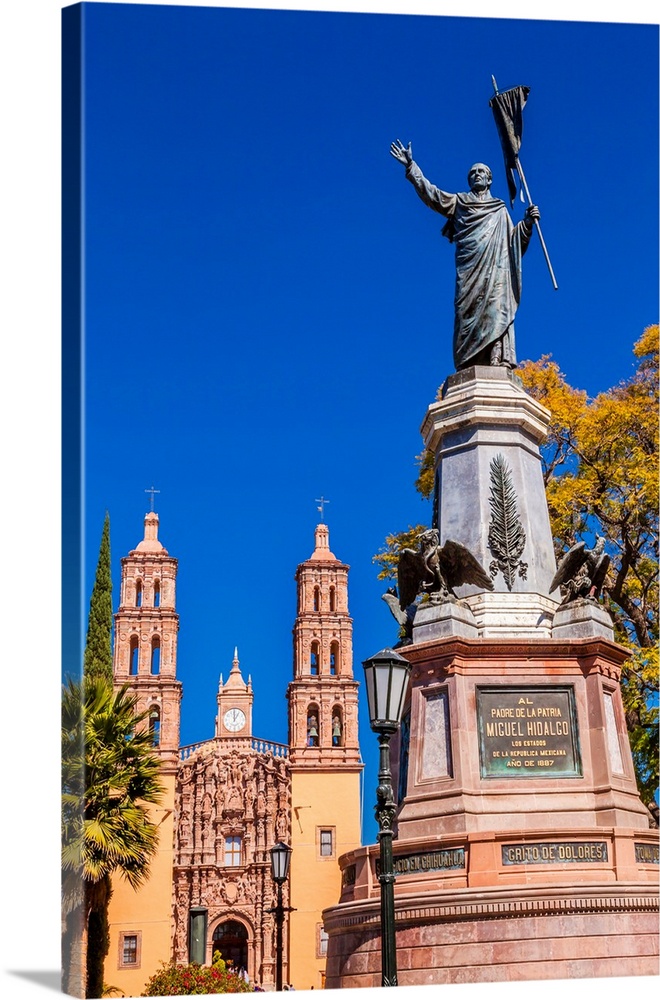 Father Miguel Hidalgo Statue Parroquia Cathedral Dolores Hidalgo Mexico. Where Father Miguel Hidalgo made his Grito de Dol...