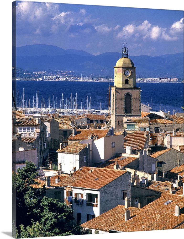 Europe, France, St. Tropez. St. Tropez, on the Cote d'Azur on the Riviera, is the only north facing site on the Mediterran...