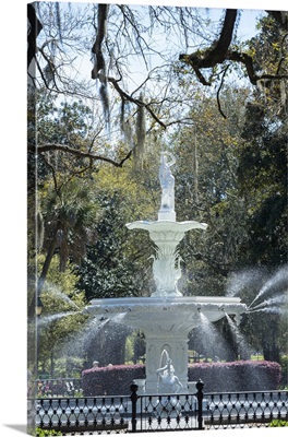 Georgia, Savannah, fountain in Forsyth Park