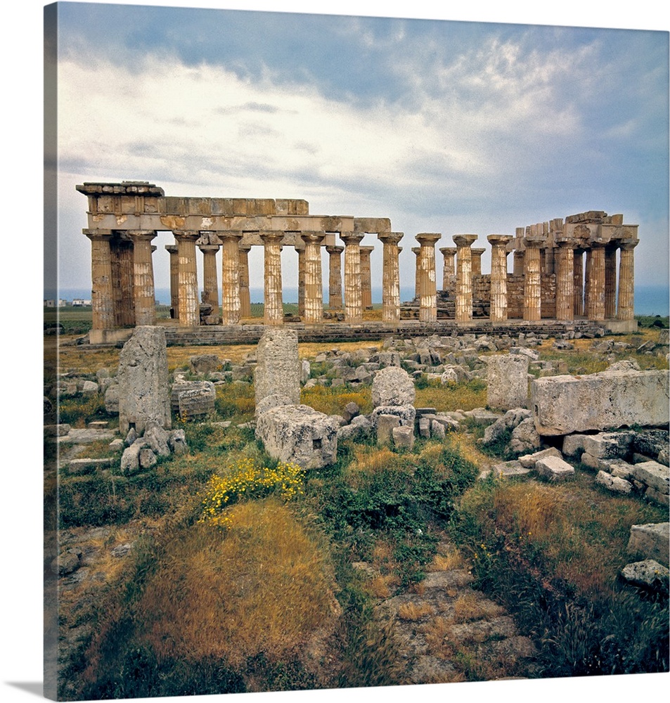 Italy, Sicily, Selinunte. One of the eight Greek temples at Selinunte, on Sicily in Italy, overlooks the Mediterranean Sea.