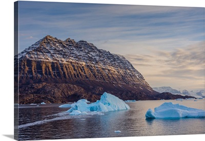 Greenland, Scoresby Sund, Icebergs And Deeply Eroded Mountains