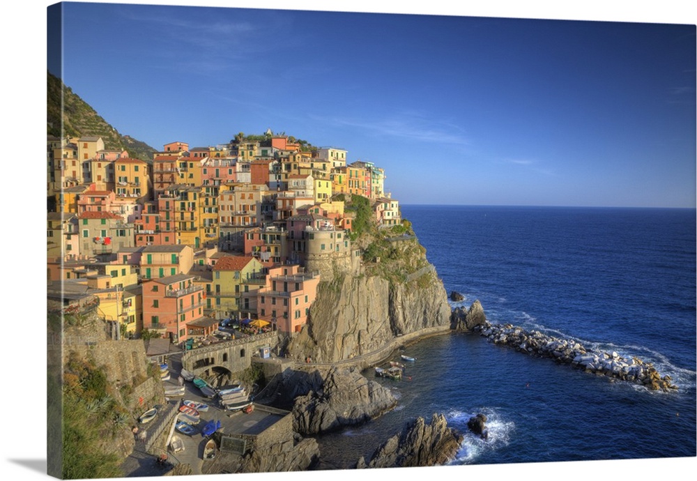 Europe, Italy, Liguria region, Cinque Terre. The hillside town of Manarola.
