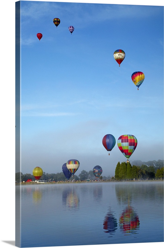 Hot air balloons over Waikato Festival, Lake Rotoroa, Hamilton, Waikato, North Island, New Zealand.