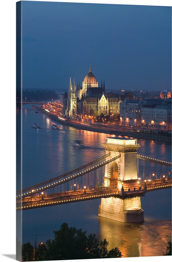 Hungary, Budapest, Szechenyi Bridge, Parliament