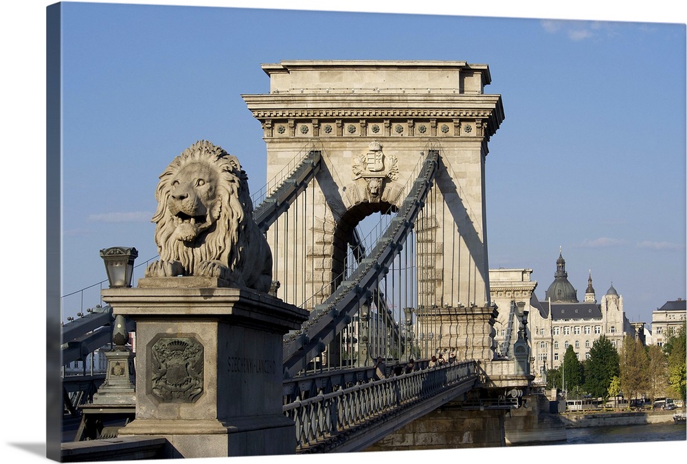 Europe, Hungary, Budapest, Szechenyi Lanchid Chain Bridge, Danube River