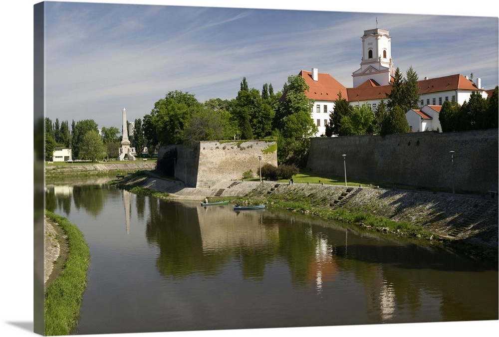 HUNGARY-WESTERN TRANSDANUBIA-Gyor:.Castle Walls