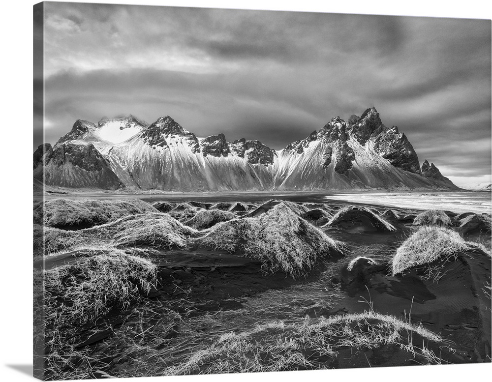 Iceland, Stokksnes, Mt. Vestrahorn