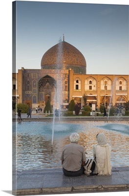 Iran, Central Iran, Esfahan, Naqsh-E Jahan Imam Square, Fountains, Late Afternoon