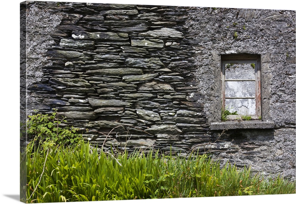Ireland, County Cork, Beara Peninsula, Ring of Beara, Garinish, traditional stone house detail.