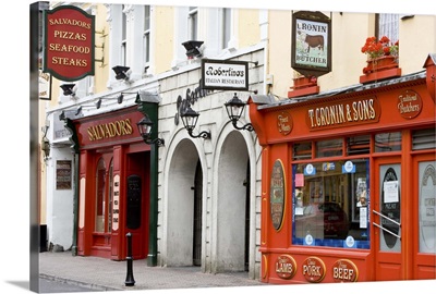 Ireland, County Kerry, Ring of Kerry, Killarney, storefronts